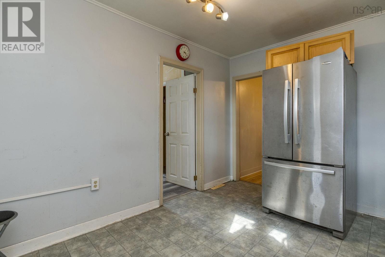 Property 4 of 37 of 16 High Street