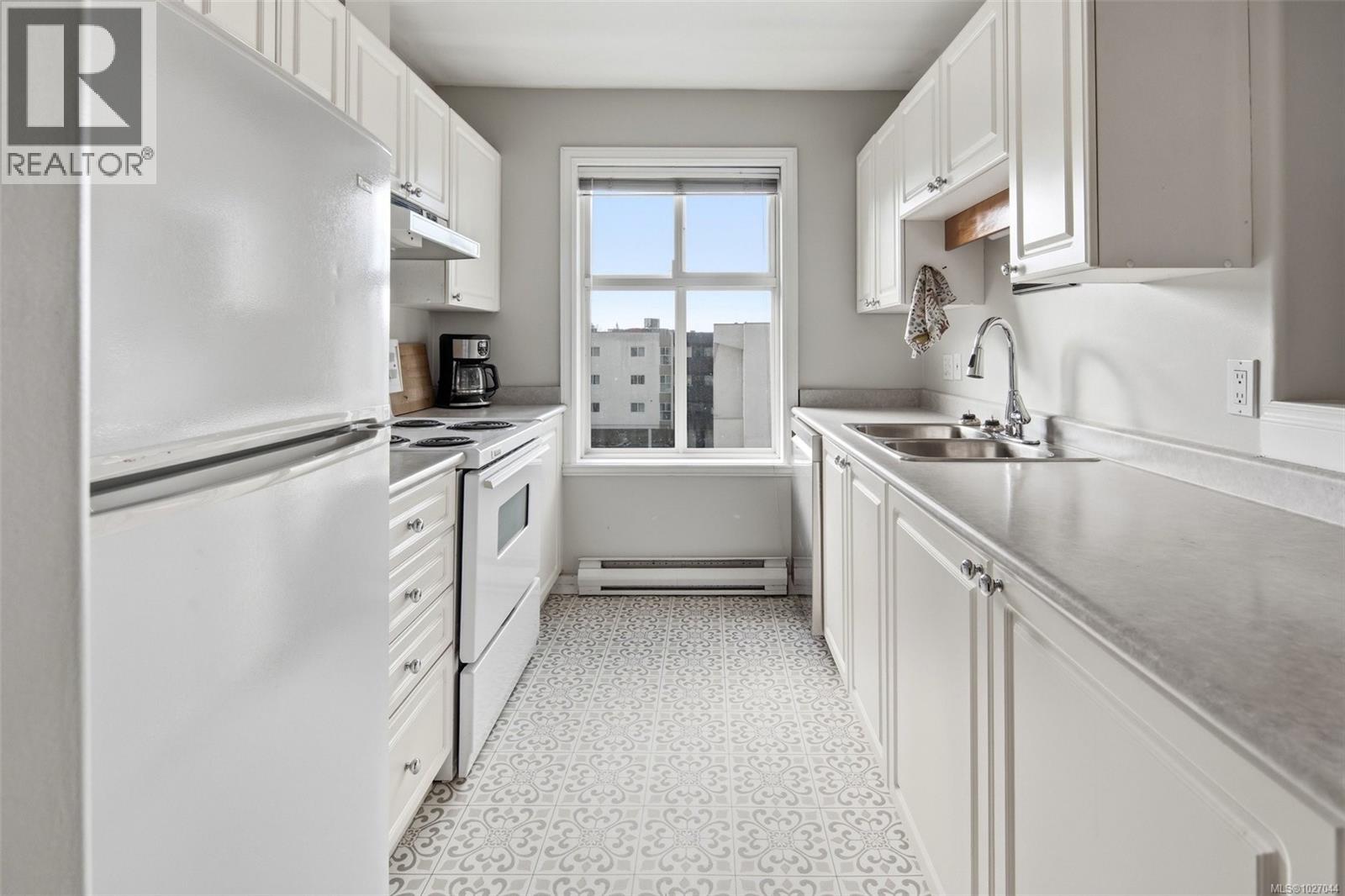 #403 1580 CHRISTMAS AVE - 11