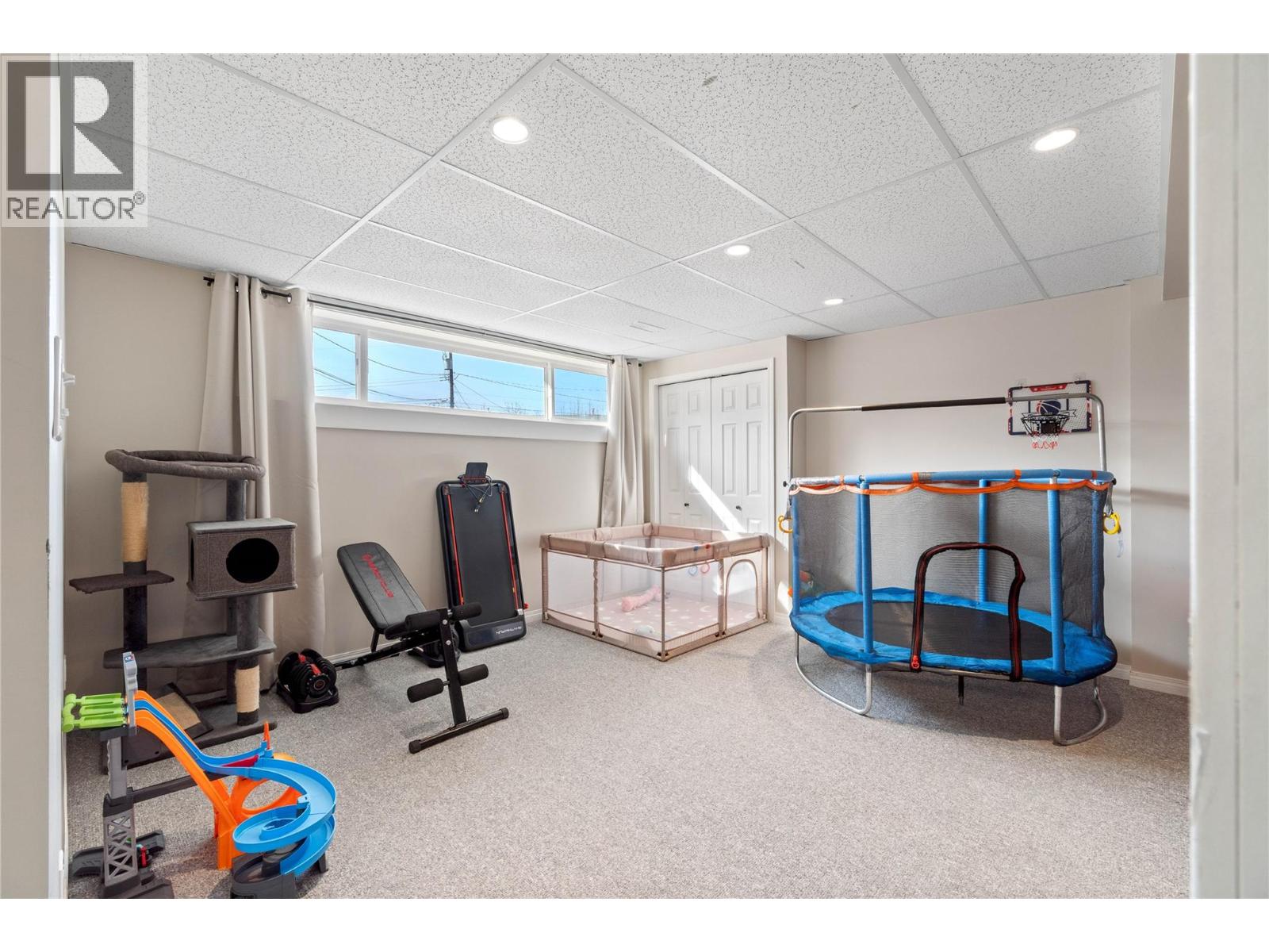 1077 DESMOND Place, Kamloops