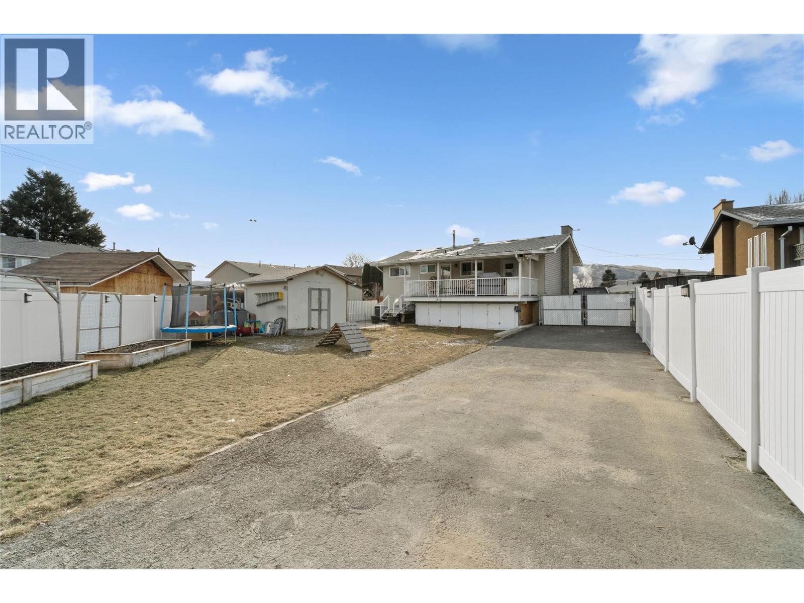 1077 DESMOND Place, Kamloops