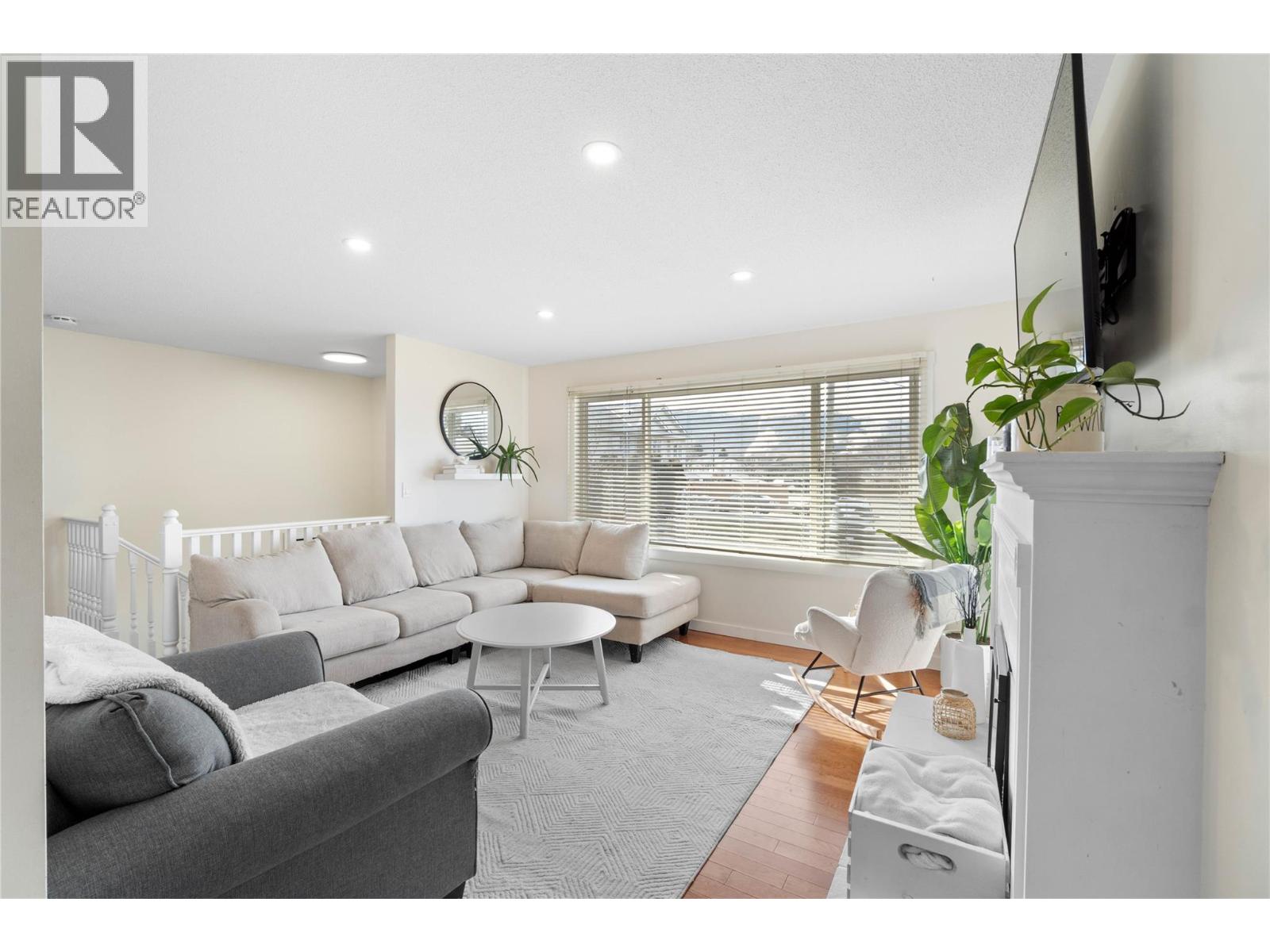 1077 DESMOND Place, Kamloops