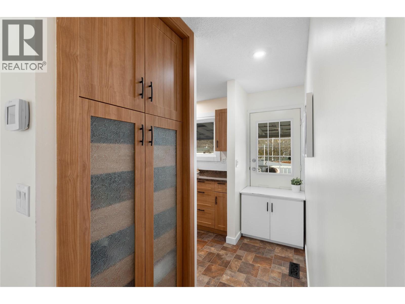 1077 DESMOND Place, Kamloops