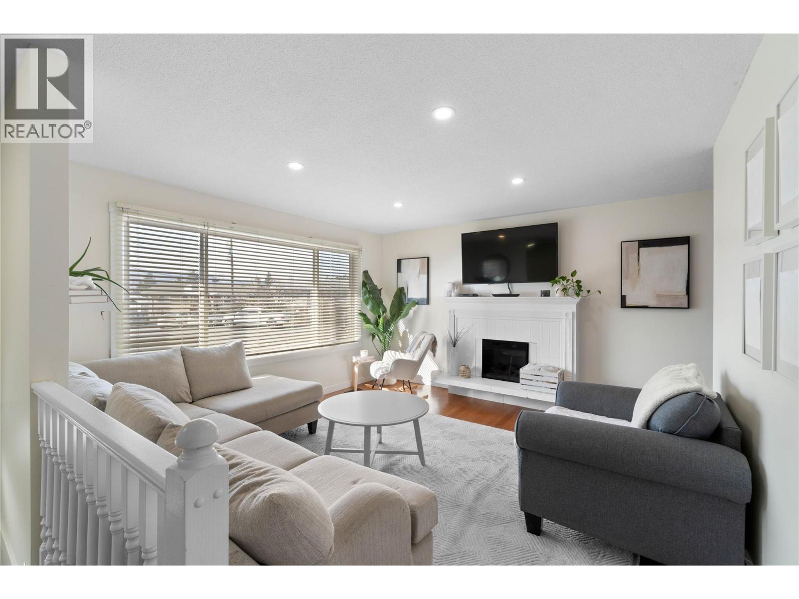 1077 DESMOND Place, Kamloops