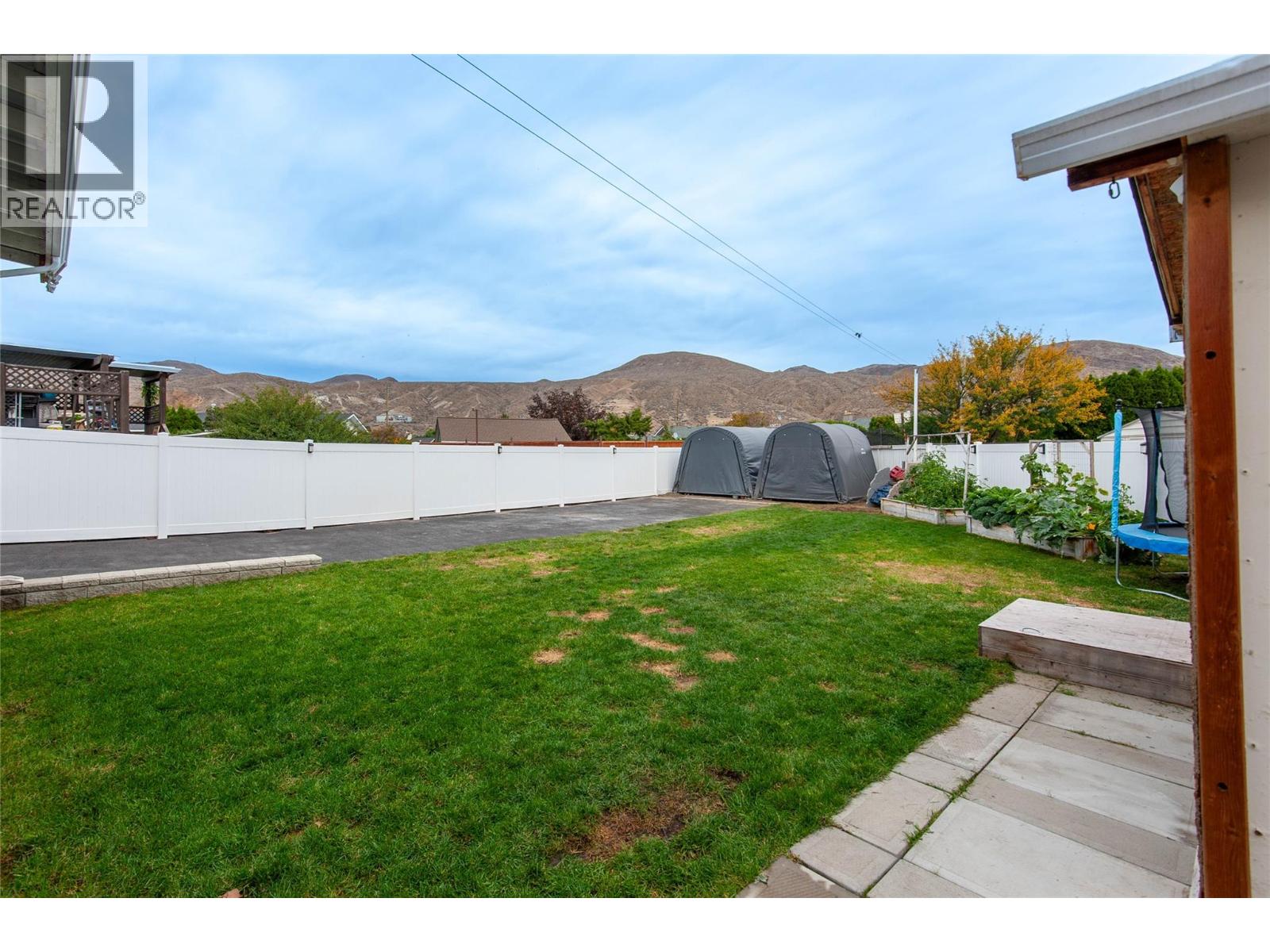 1077 DESMOND Place, Kamloops