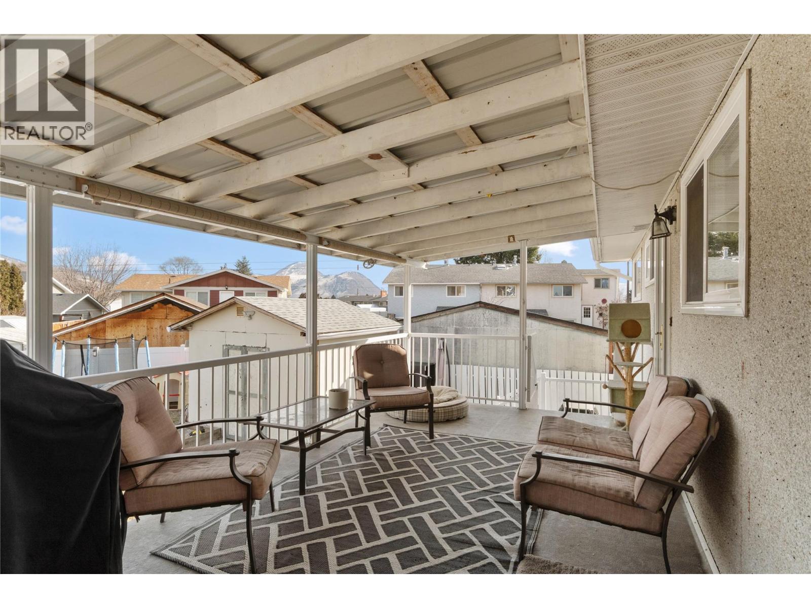 1077 DESMOND Place, Kamloops