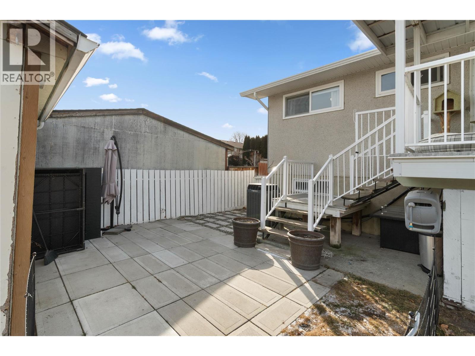 1077 DESMOND Place, Kamloops