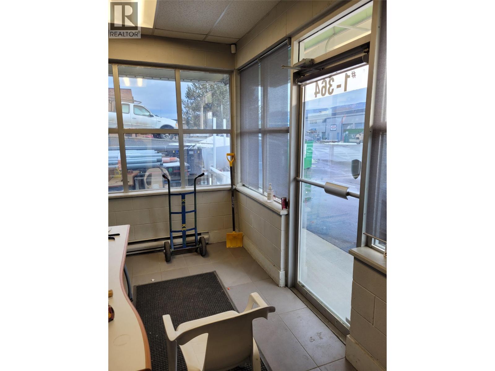 1 364 Lougheed Road, Kelowna