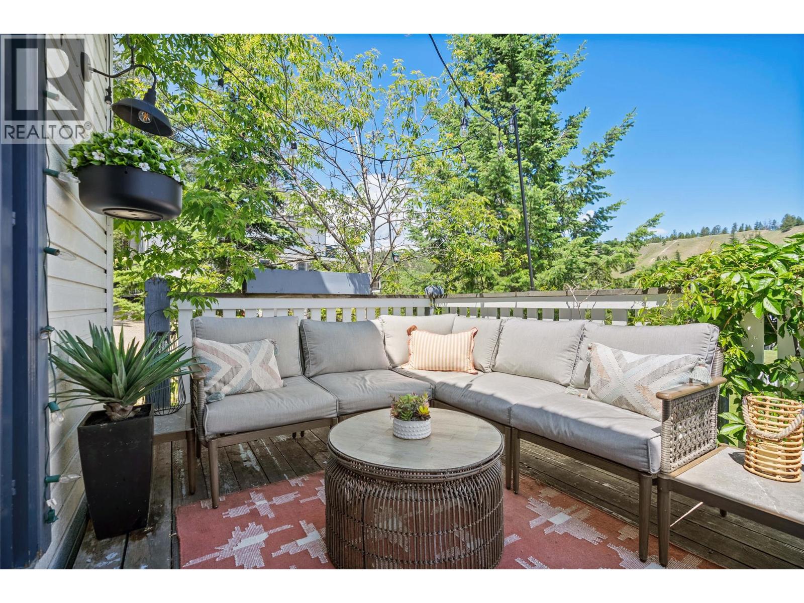 9211 WEST Avenue - 24
