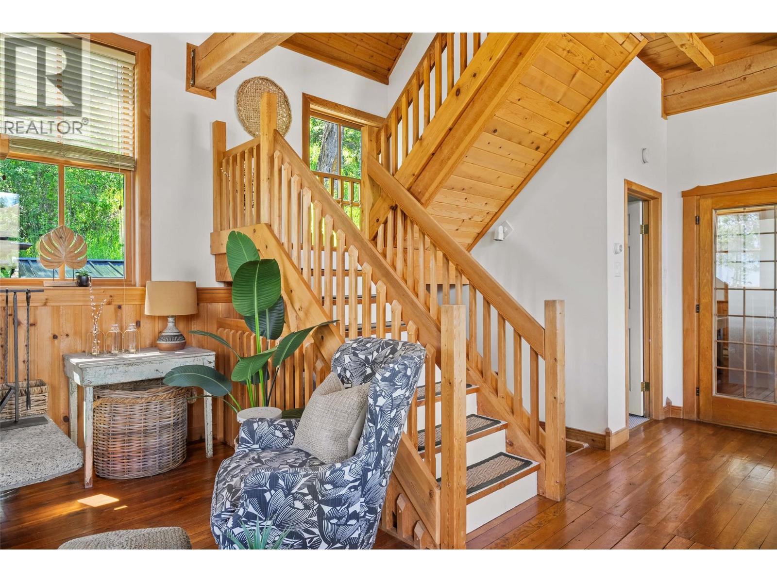9211 WEST Avenue - 27