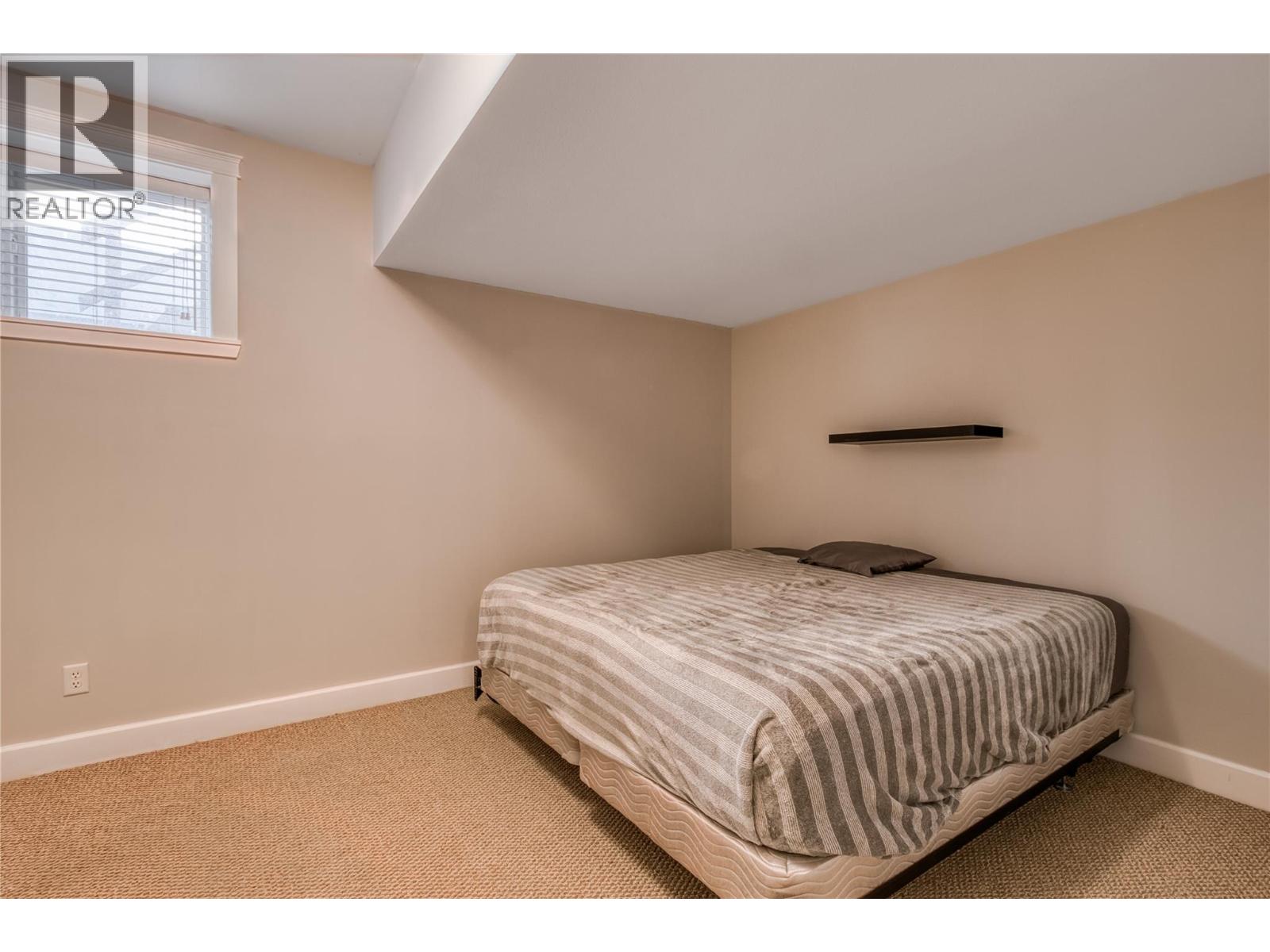  1084 Hume Avenue, Kelowna