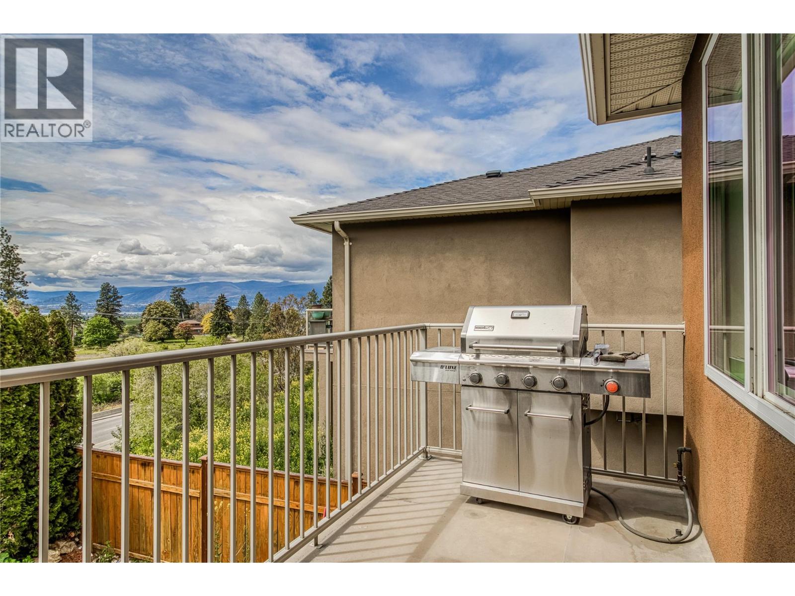  1084 Hume Avenue, Kelowna