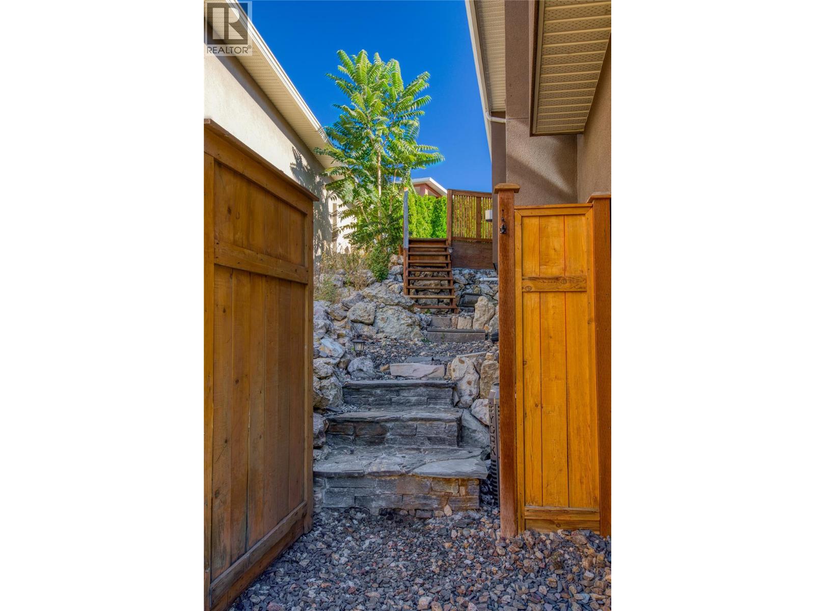  1084 Hume Avenue, Kelowna