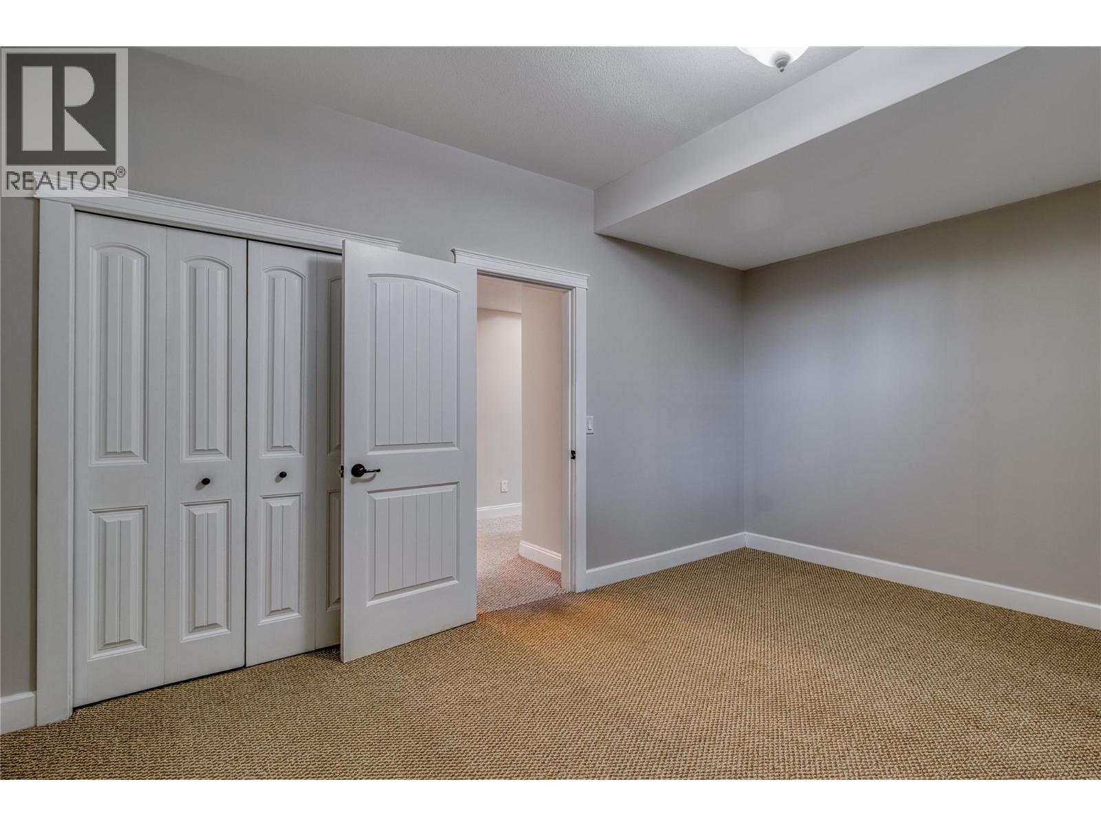  1084 Hume Avenue, Kelowna