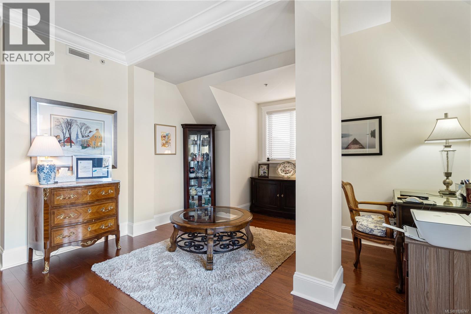 301 222 Second Ave, Qualicum Beach