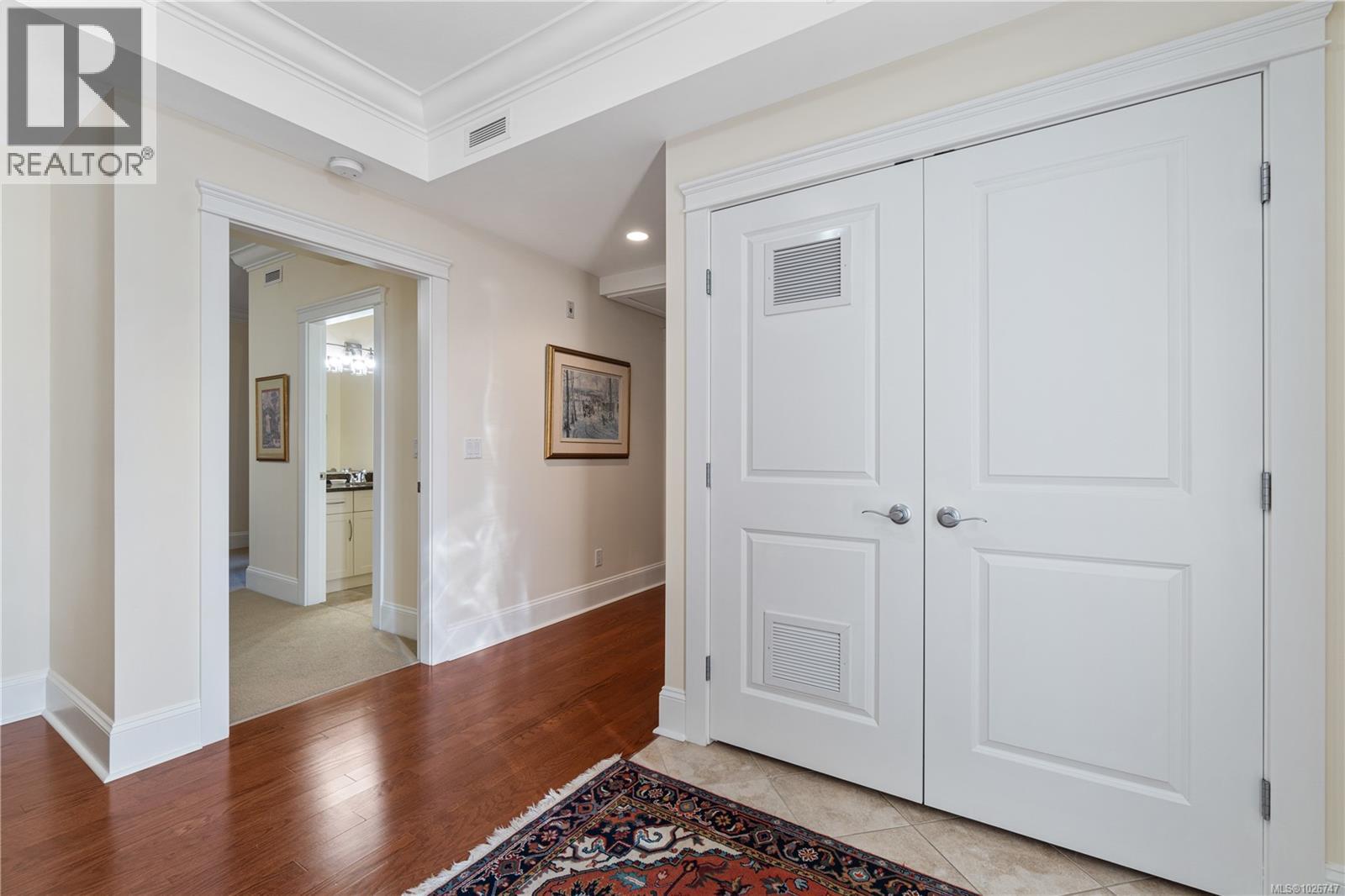 301 222 Second Ave, Qualicum Beach