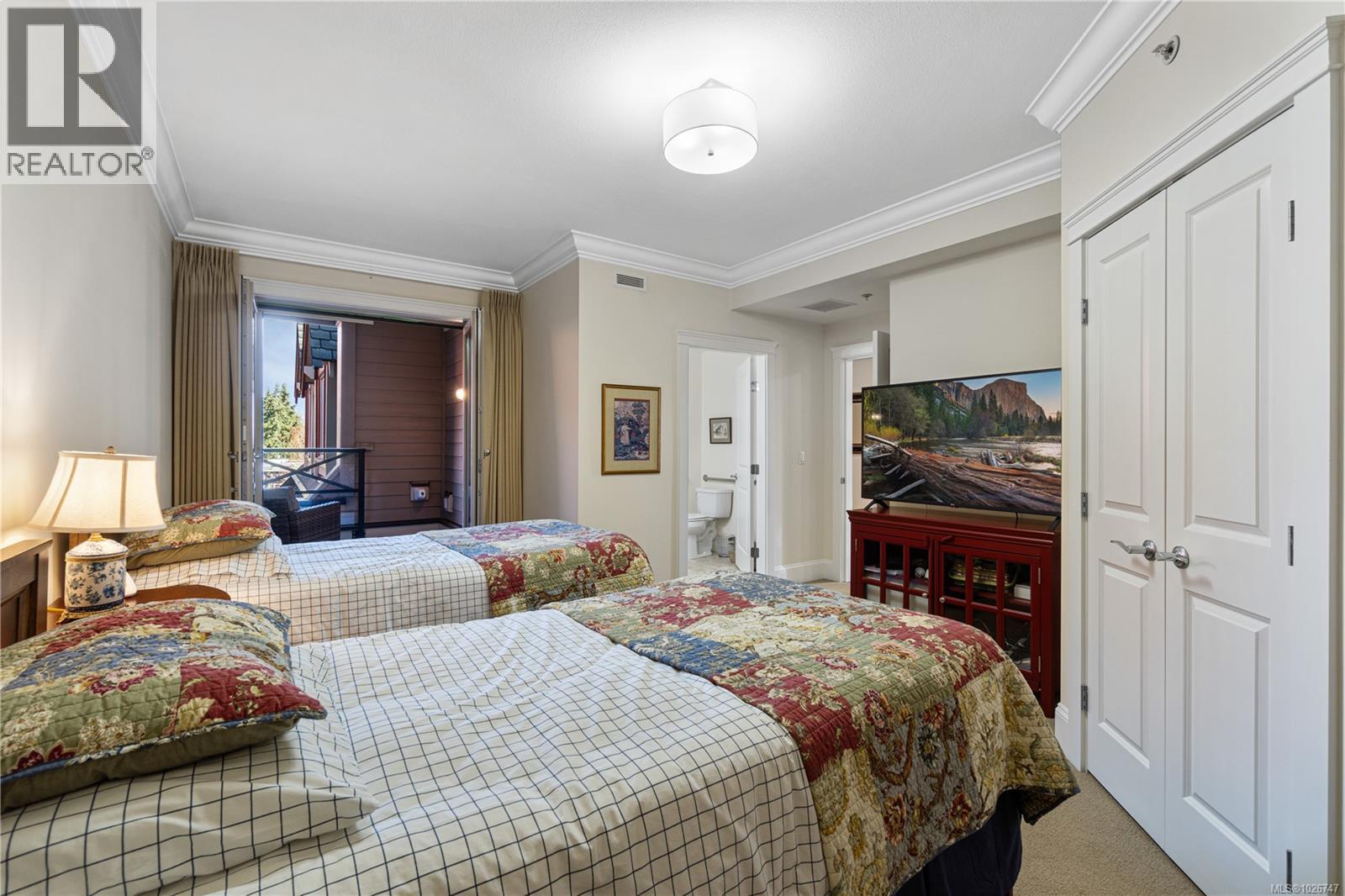 301 222 Second Ave, Qualicum Beach