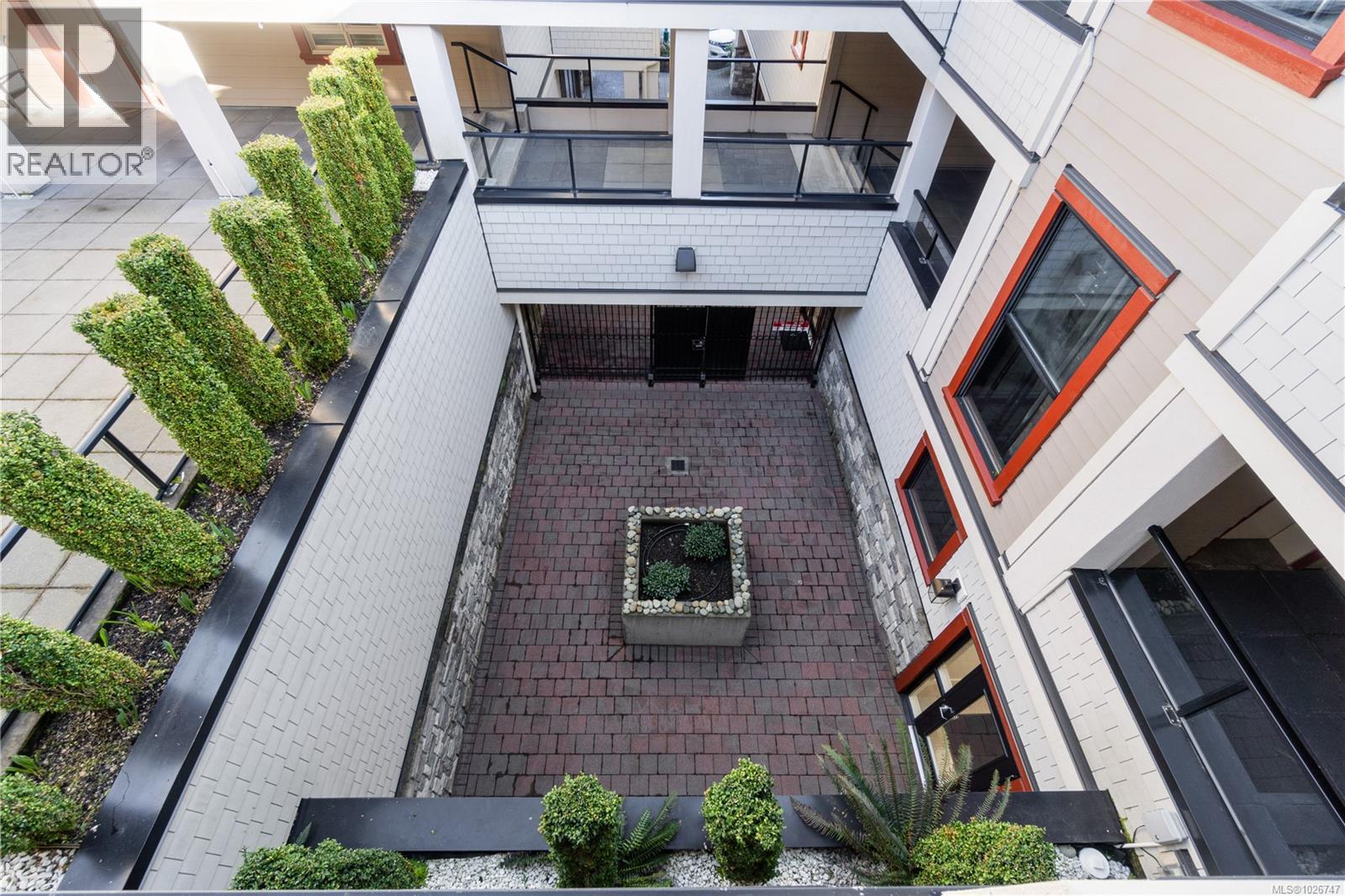 301 222 Second Ave, Qualicum Beach