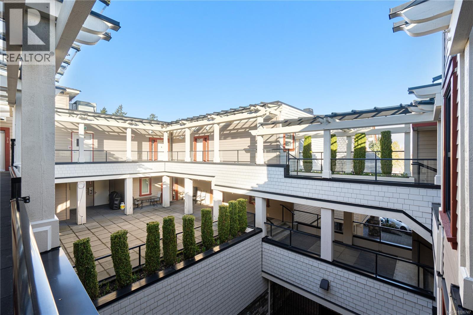 301 222 Second Ave, Qualicum Beach