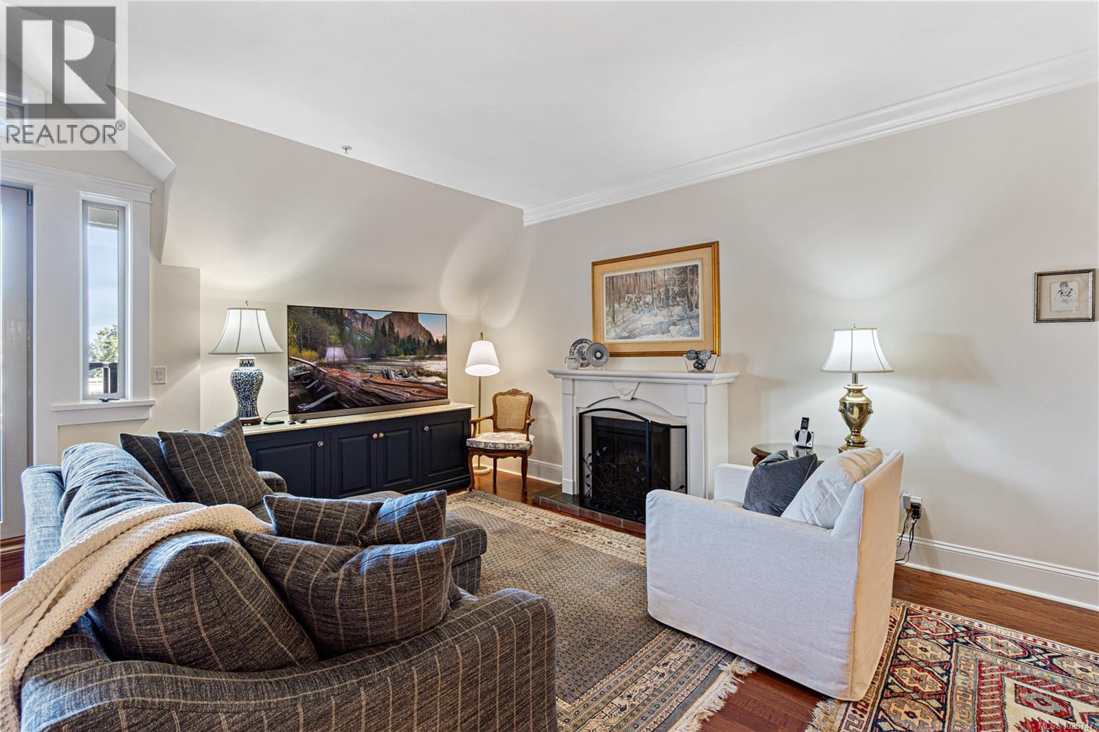 301 222 Second Ave, Qualicum Beach