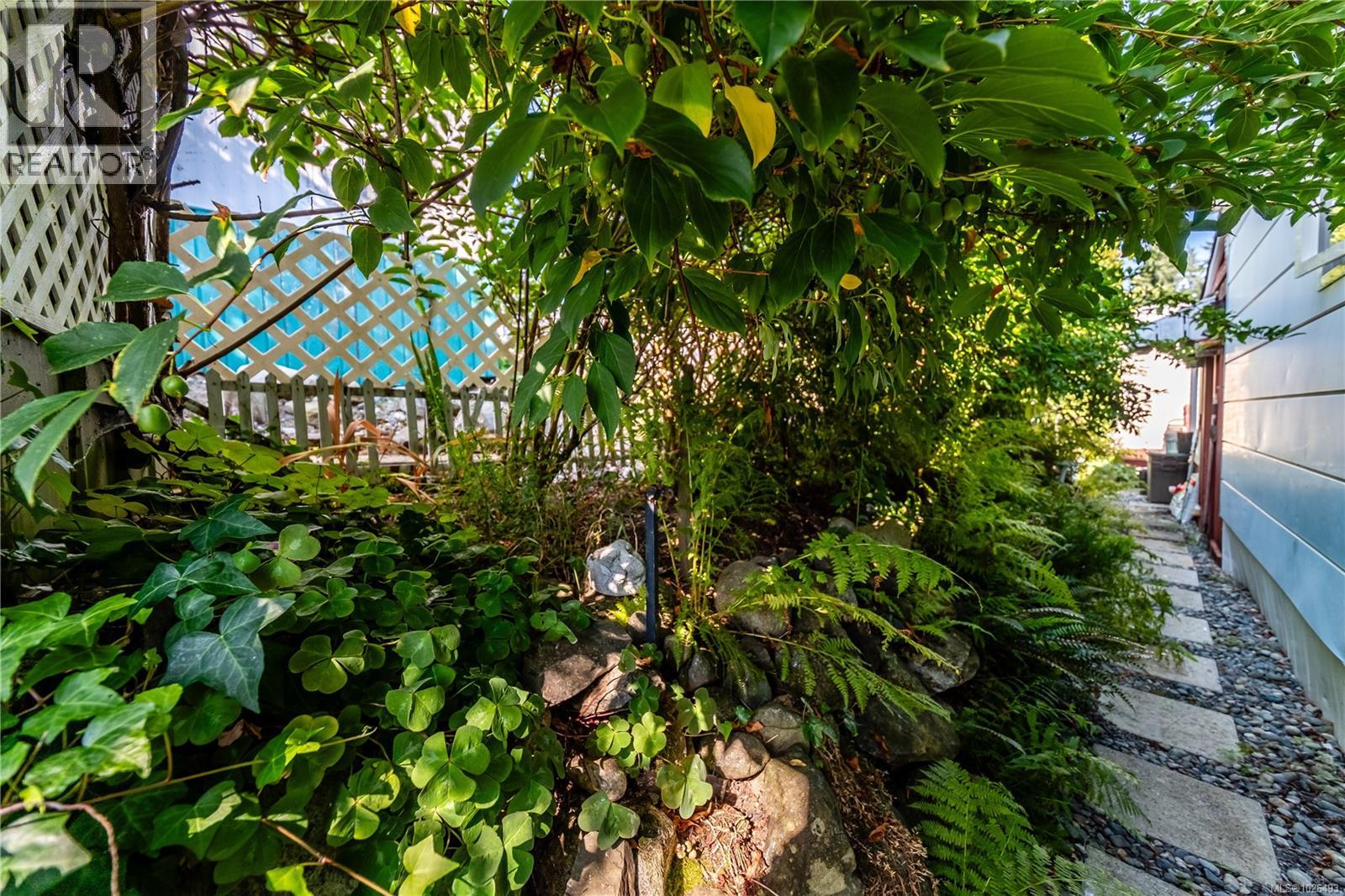 7 10980 Westdowne Rd, Ladysmith