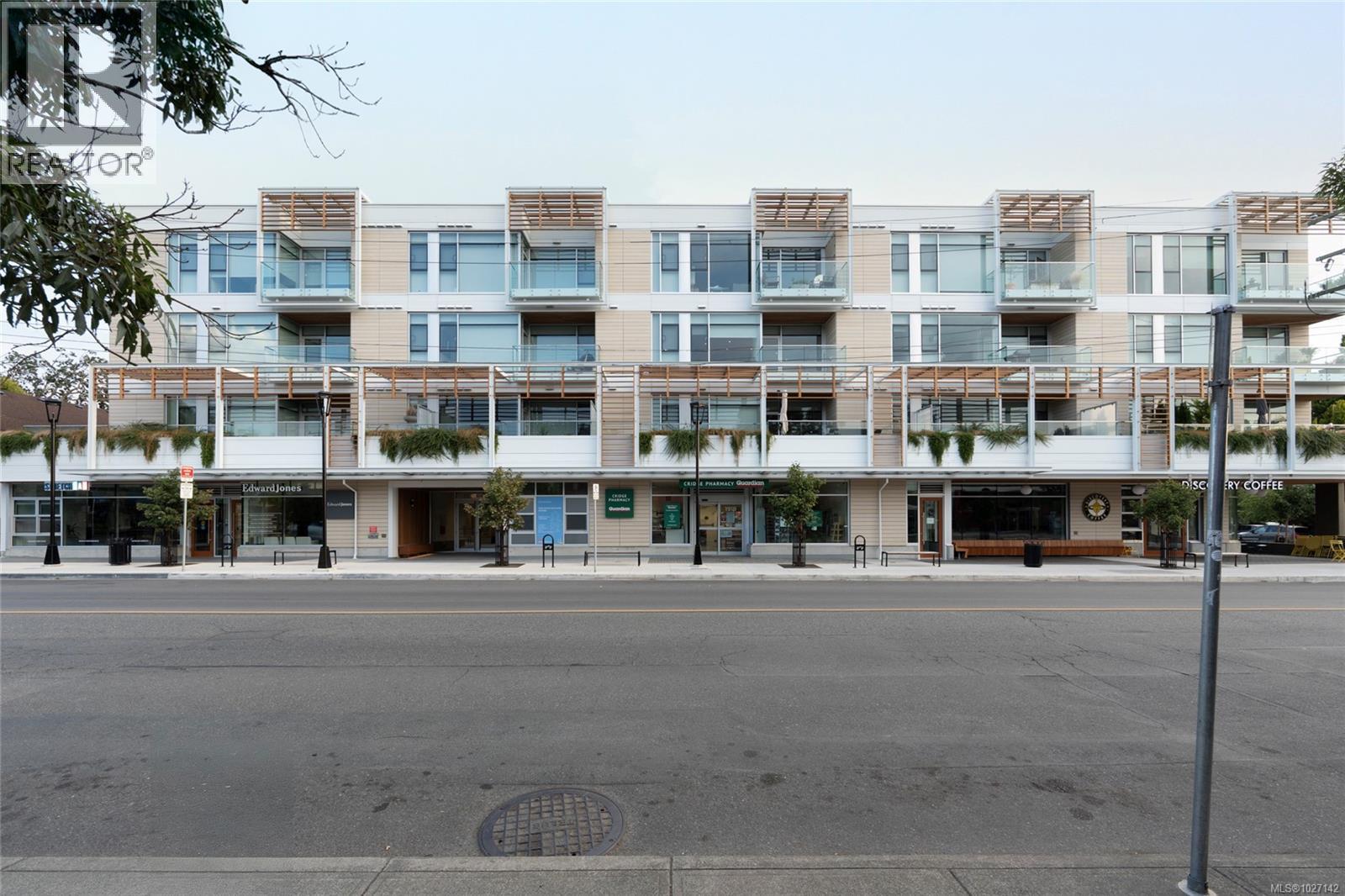 301 1916 Oak Bay Avenue, Victoria