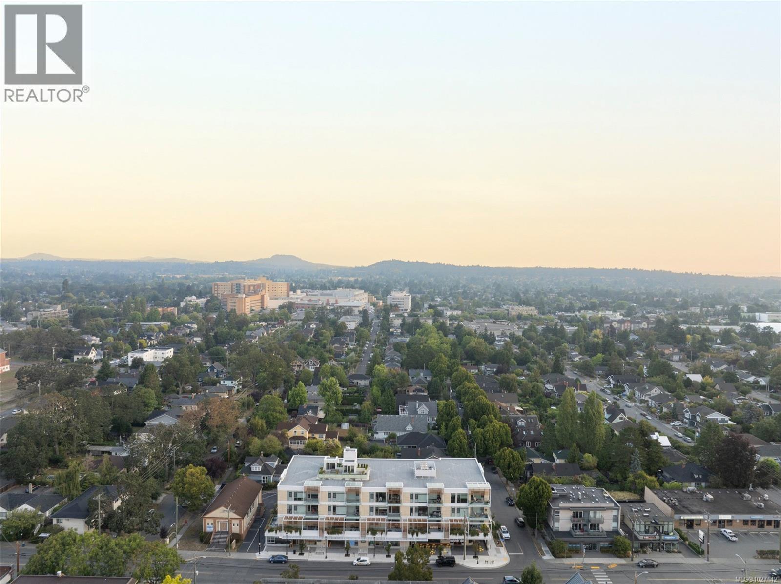 301 1916 Oak Bay Avenue, Victoria