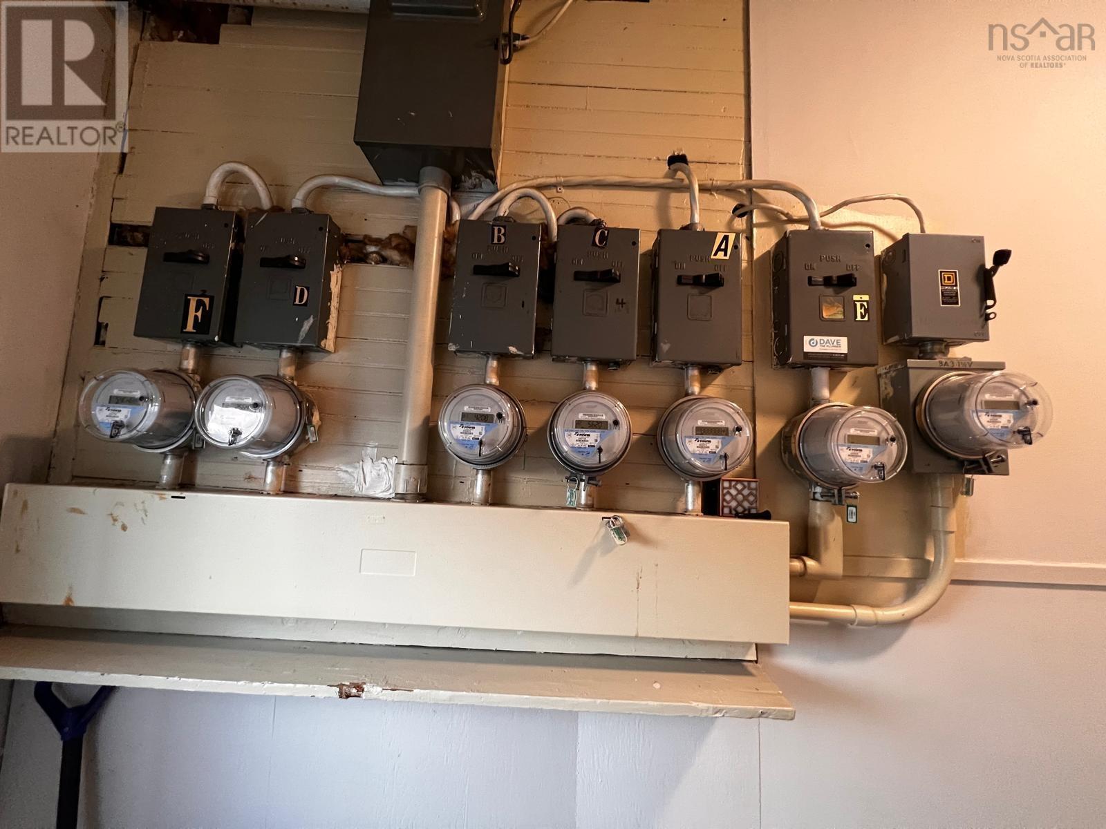 Property 5 of 24 of 971 Victoria Road