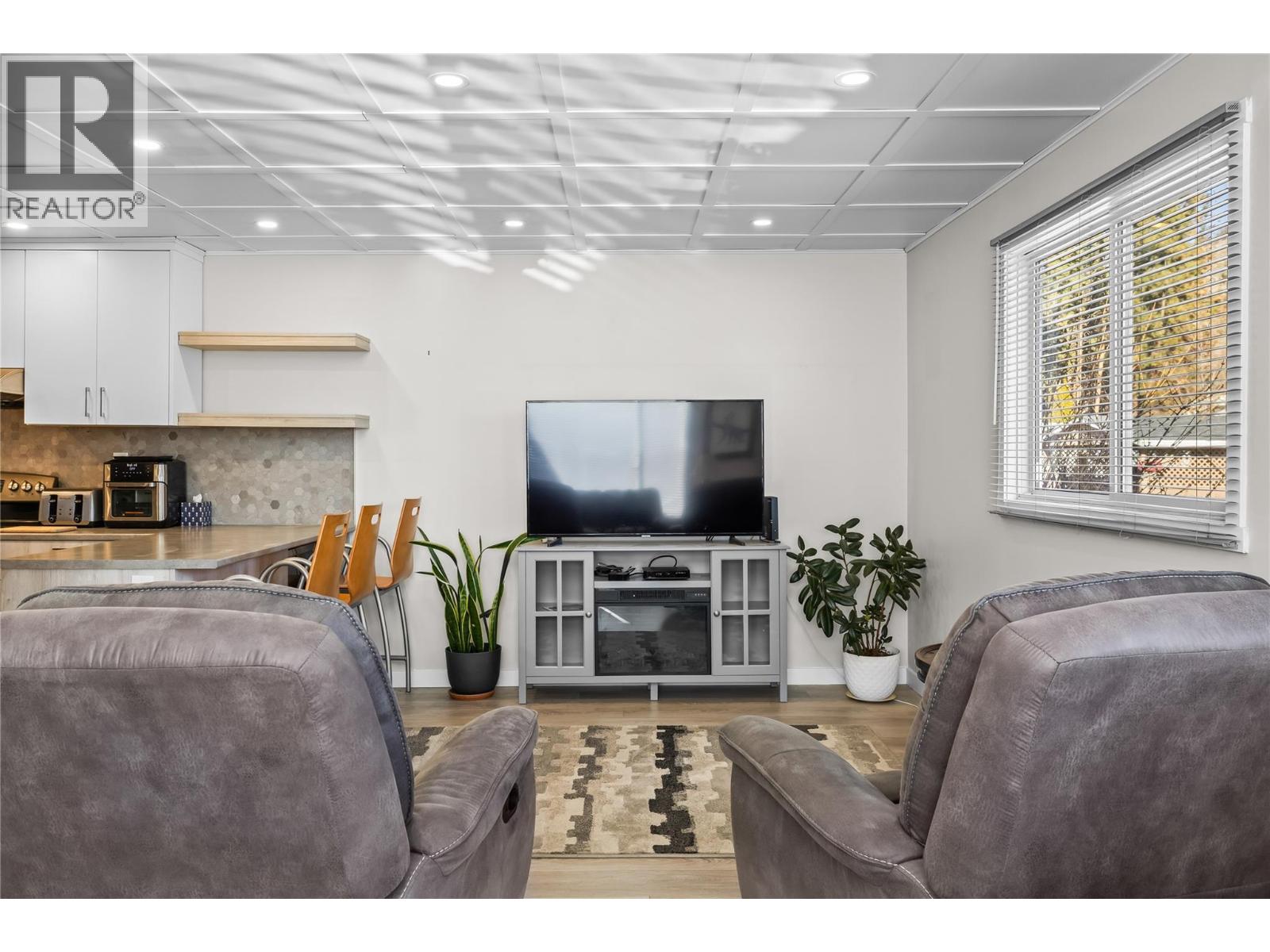 266 1999 97 Highway South, West Kelowna