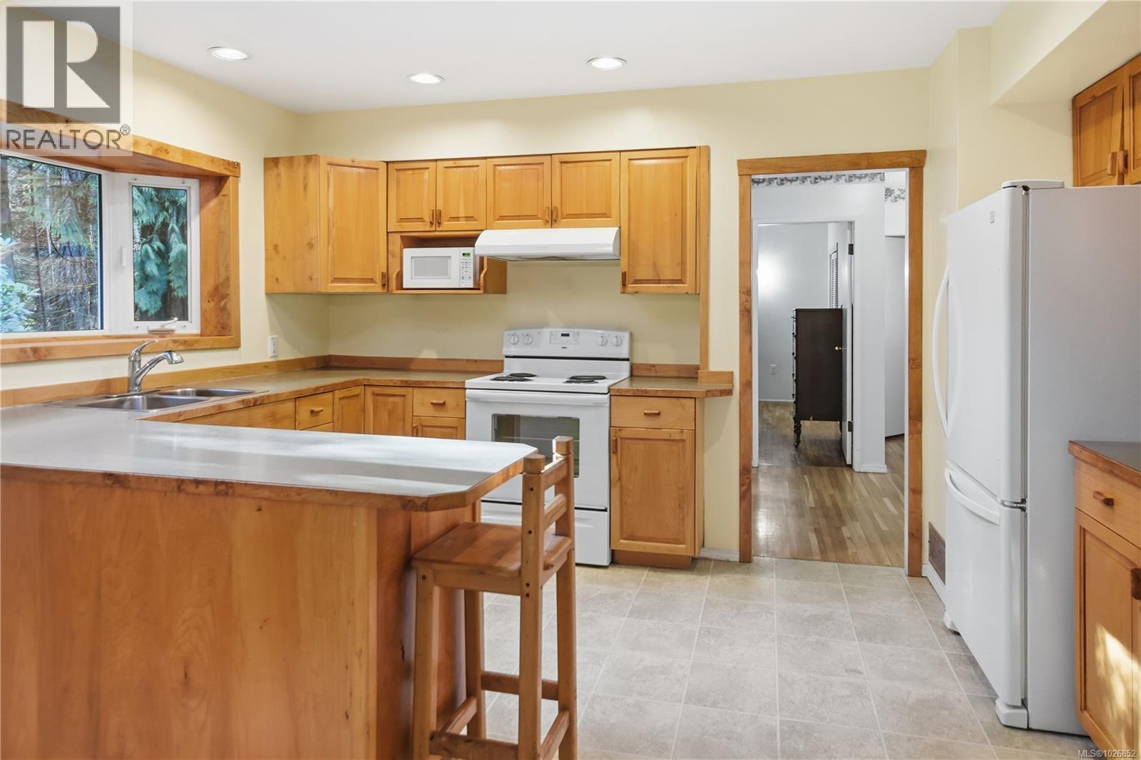 1045 McClay Way - Photo 5 of 37, Gabriola Island, British Columbia