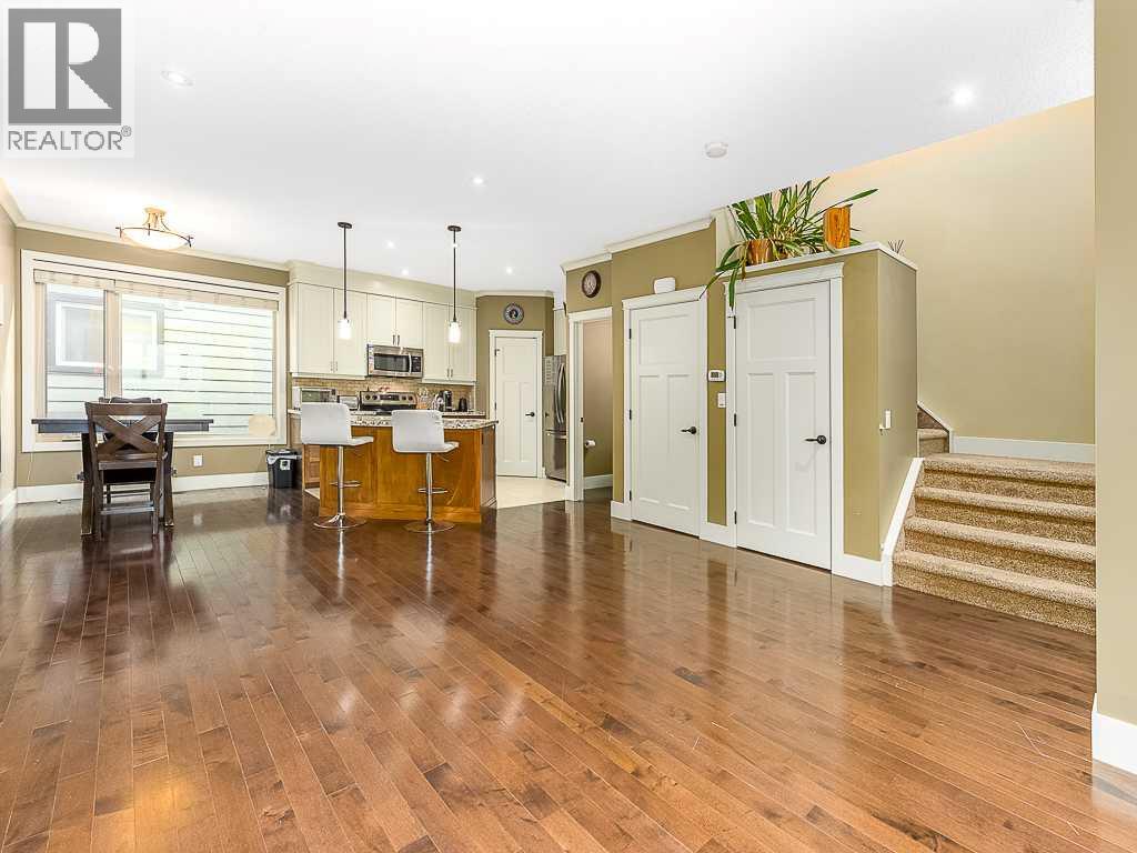 2, 126 27 Avenue NW - Photo 4 of 27, Calgary, Alberta