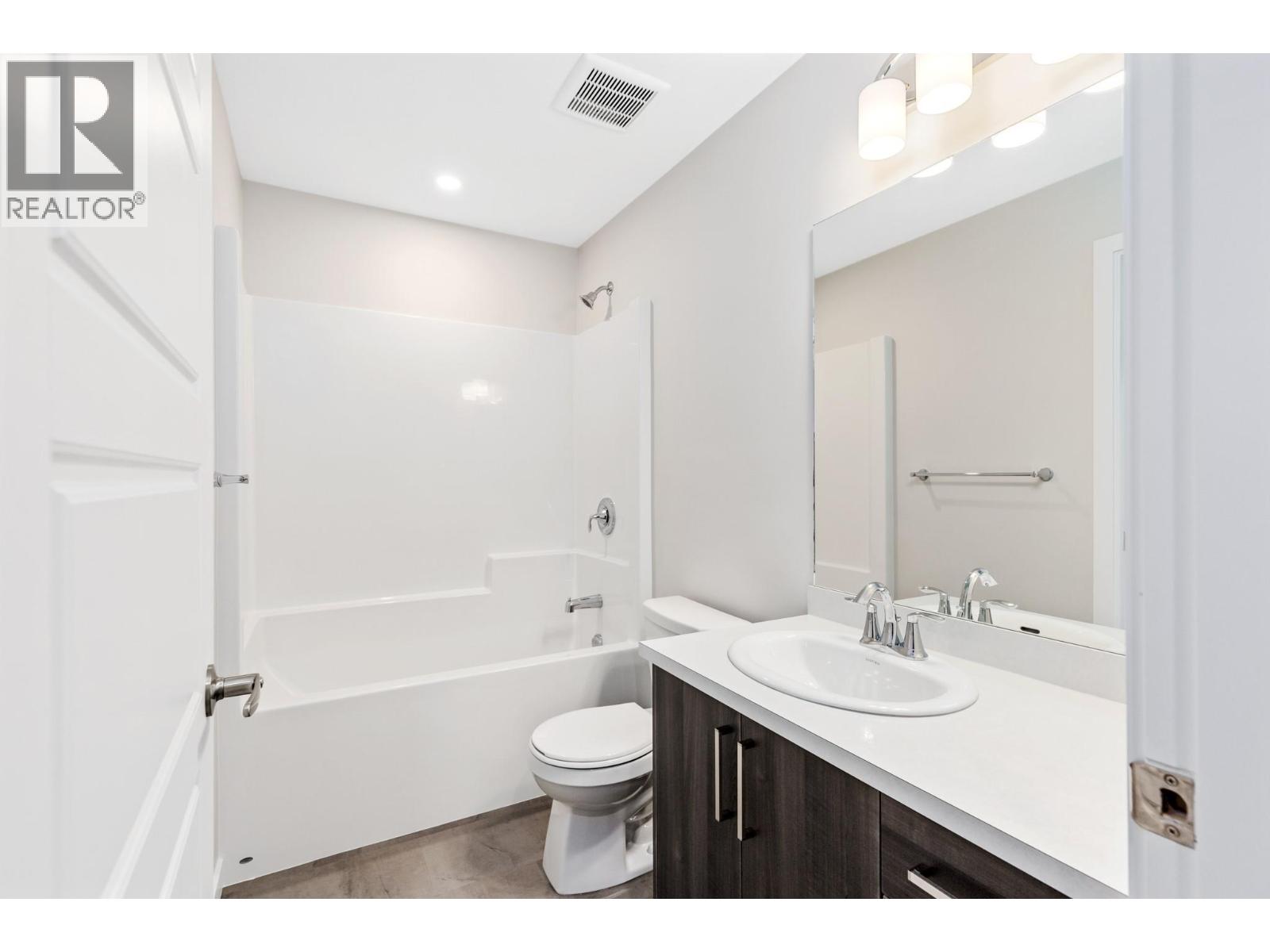 2081 11 Avenue NE Unit# 1, Salmon Arm