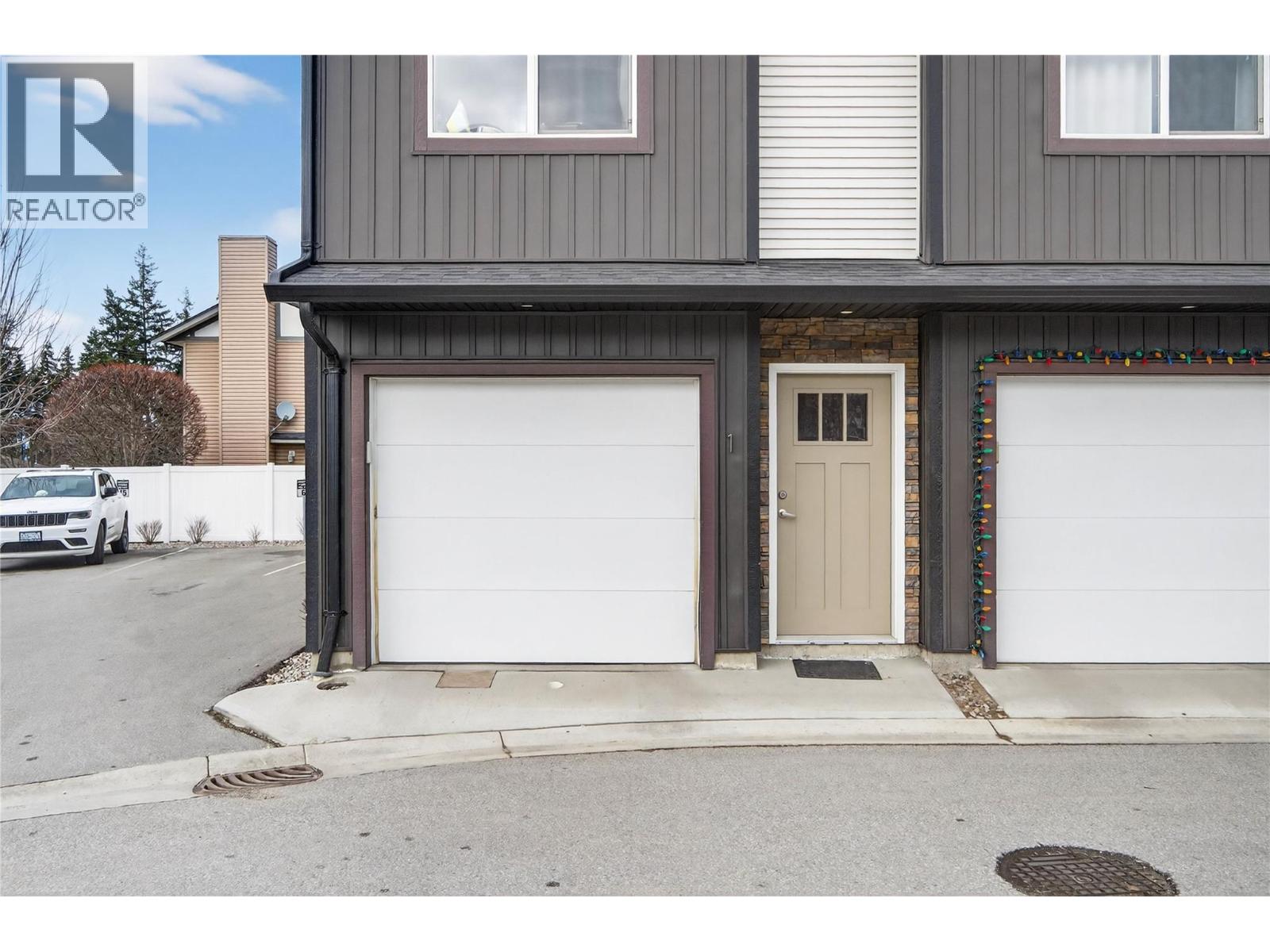 2081 11 Avenue NE Unit# 1, Salmon Arm