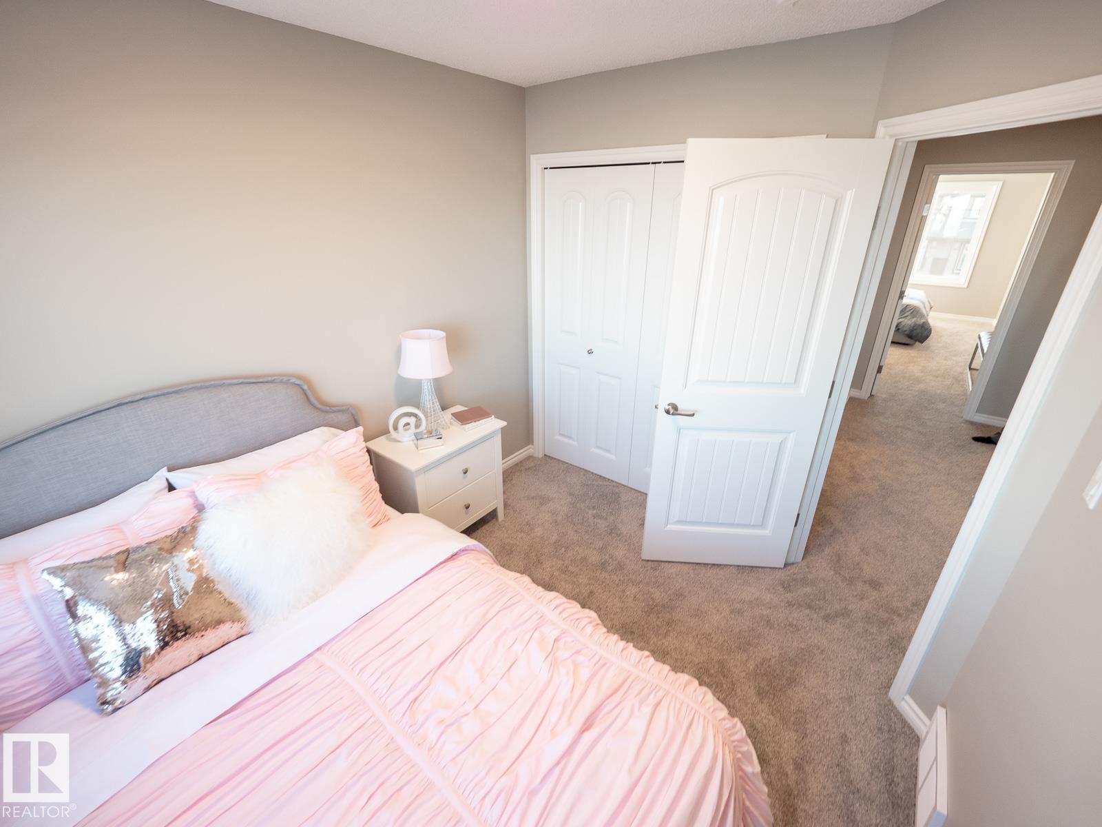 390 EASTWOOD DR - 23