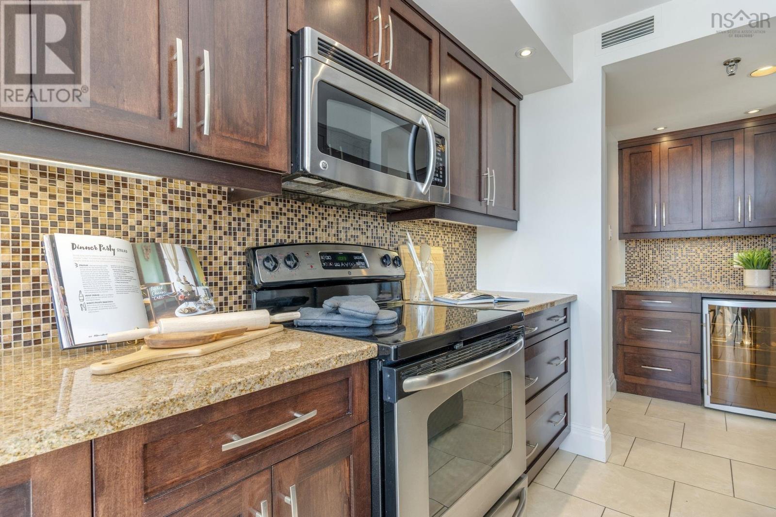 Property 22 of 45 of 710 45 Vimy Avenue