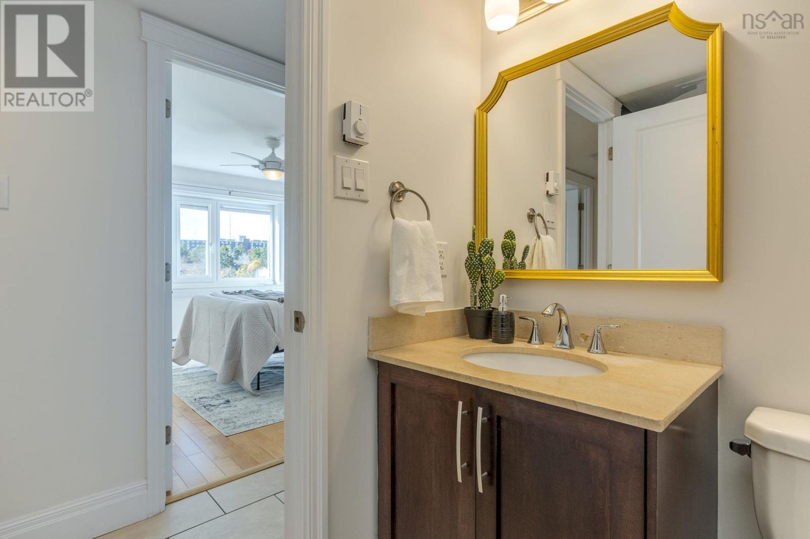 Property 33 of 45 of 710 45 Vimy Avenue