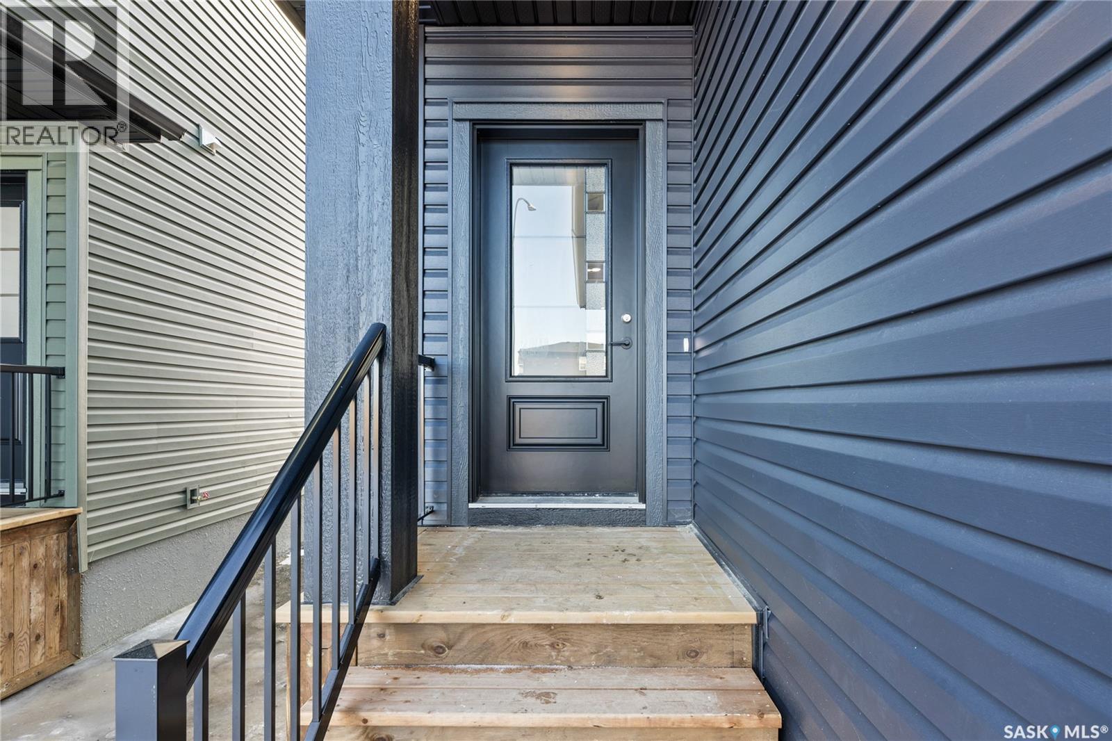 227 Cockcroft STREET - Photo 2 of 40, Saskatoon, Saskatchewan