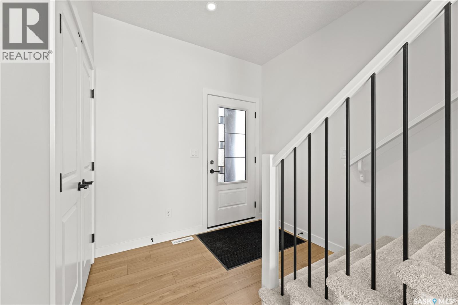 227 Cockcroft STREET - Photo 3 of 40, Saskatoon, Saskatchewan