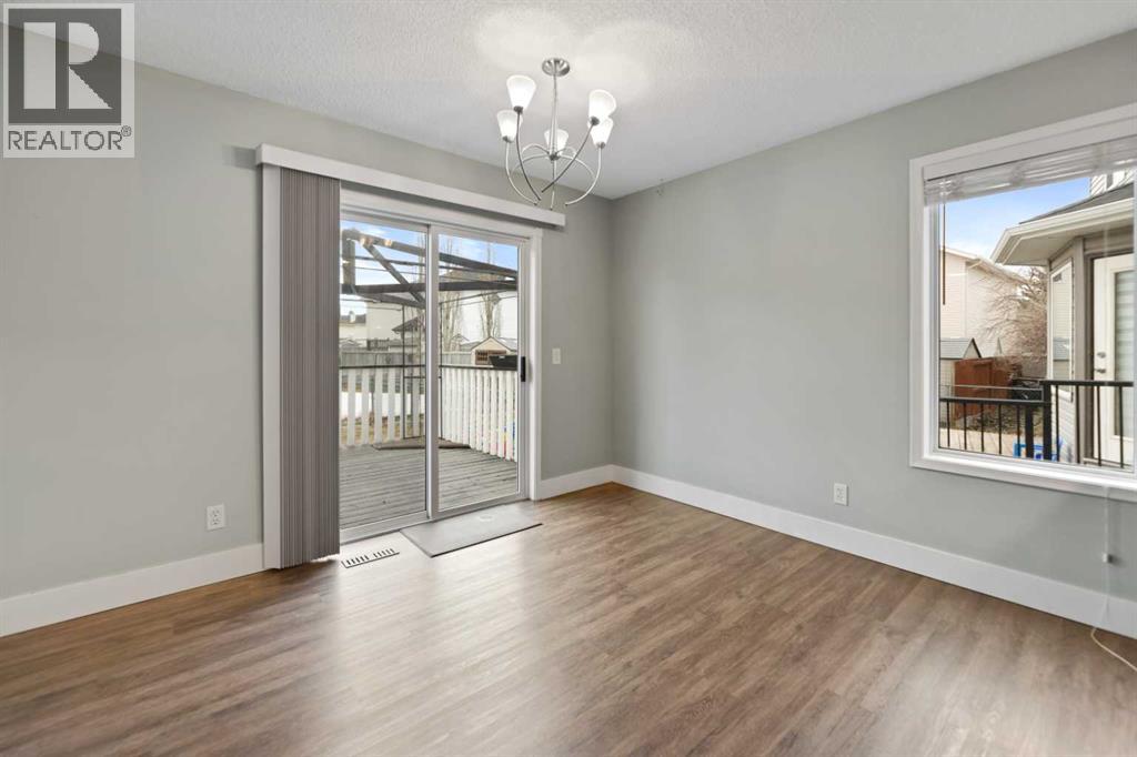 Single Family House for Sale in  Coral Springs Close NE Coral Springs Calgary 