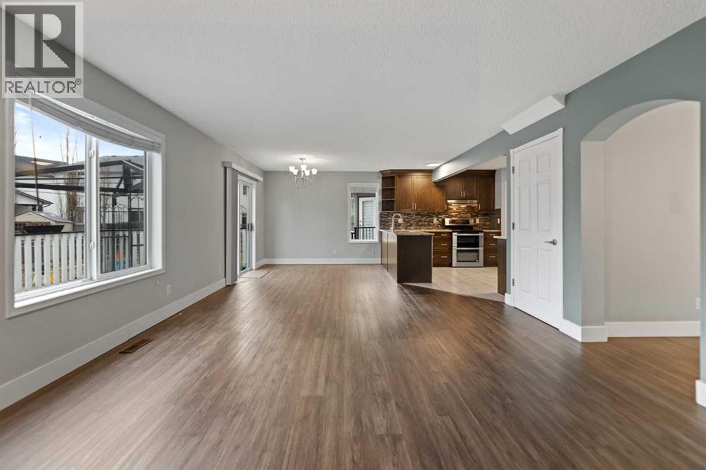 Single Family House for Sale in  Coral Springs Close NE Coral Springs Calgary 