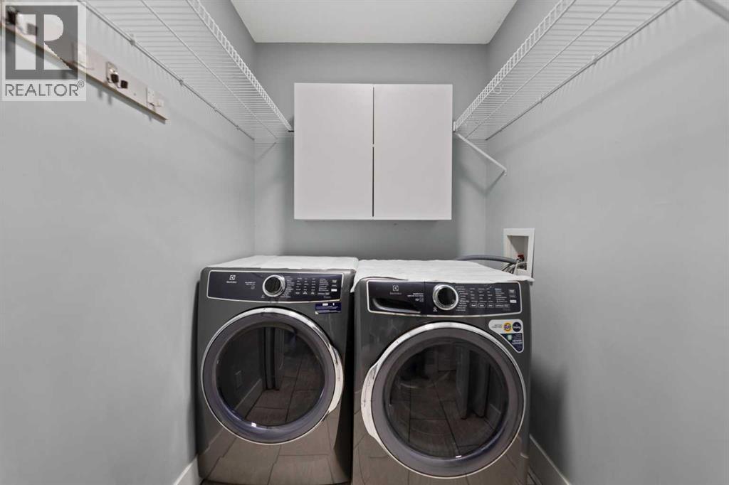 Single Family House for Sale in  Coral Springs Close NE Coral Springs Calgary 