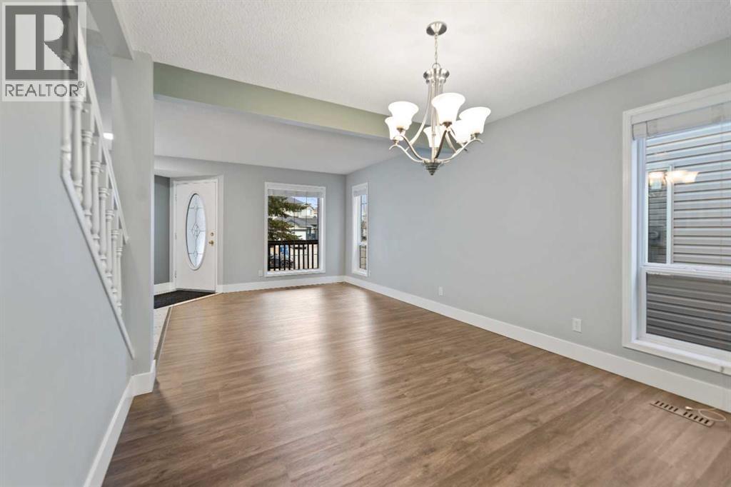 Single Family House for Sale in  Coral Springs Close NE Coral Springs Calgary 