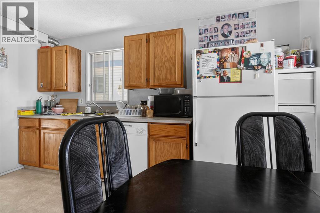 Single Family House for Sale in  Templeby Way NE Temple Calgary 