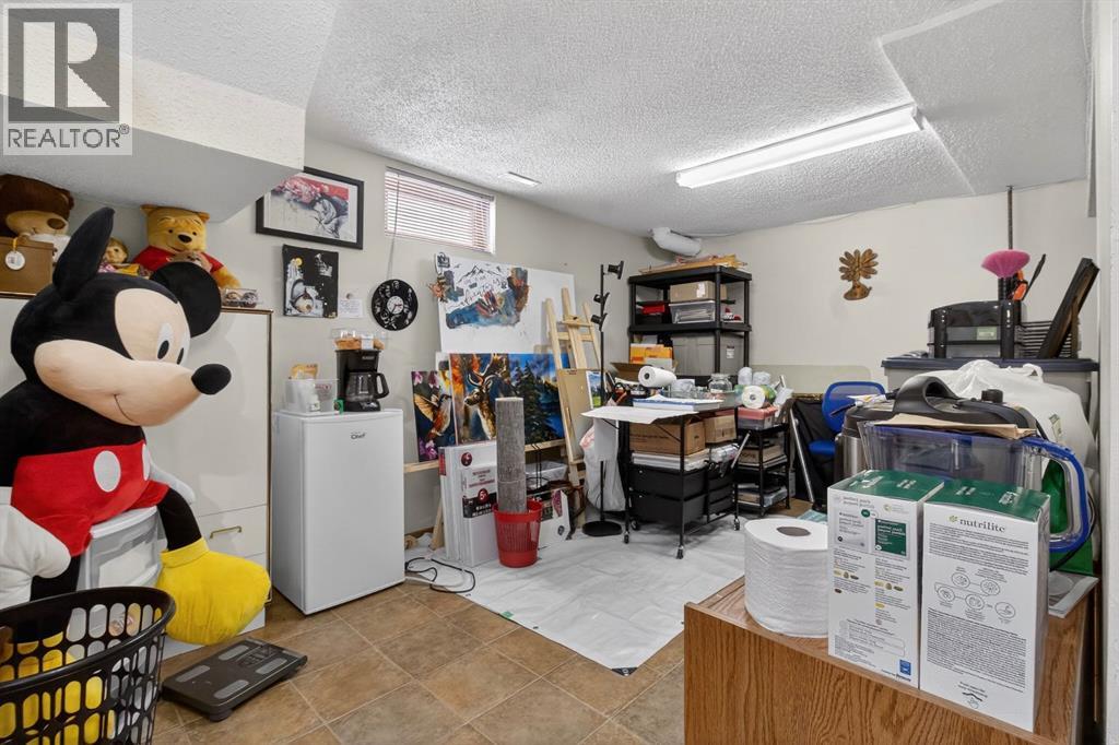 Single Family House for Sale in  Templeby Way NE Temple Calgary 