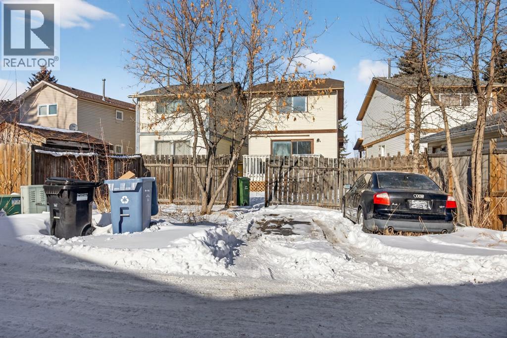 Single Family House for Sale in  Templeby Way NE Temple Calgary 