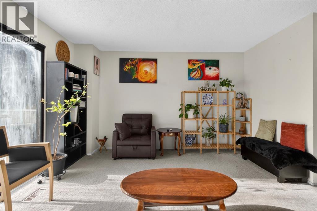 Single Family House for Sale in  Templeby Way NE Temple Calgary 