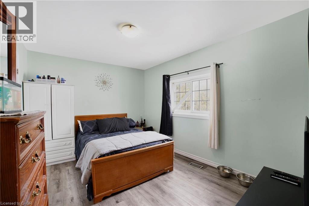 965 HIGHLAND ROAD E - 22