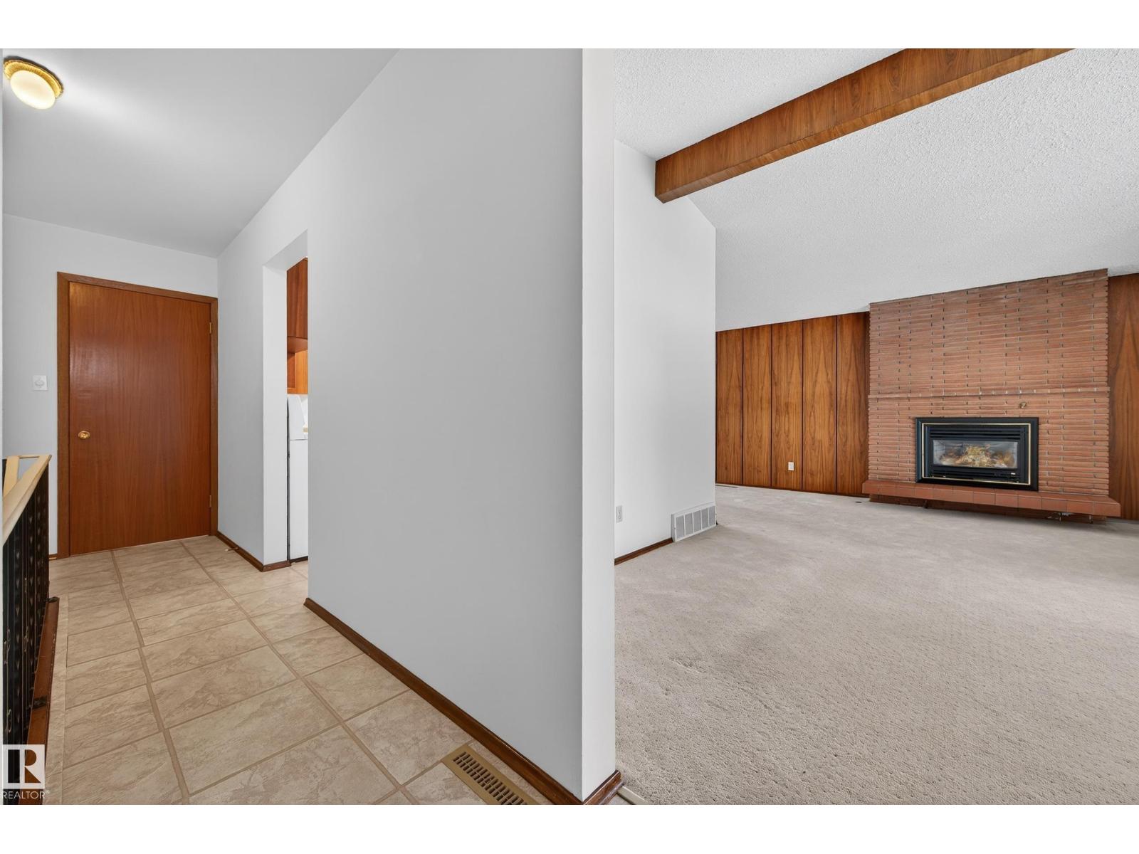 9407 98 ST - Photo 3 of 49, Fort Saskatchewan, Alberta