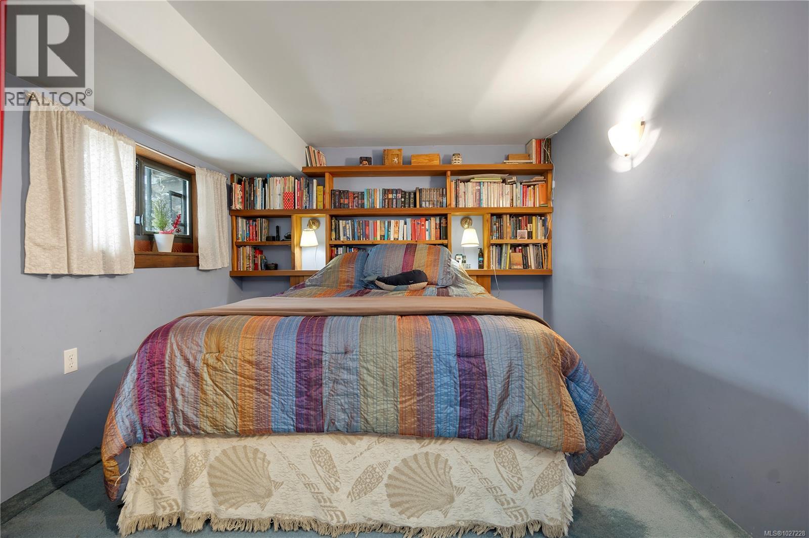 810 SHELLBOURNE BLVD - 33