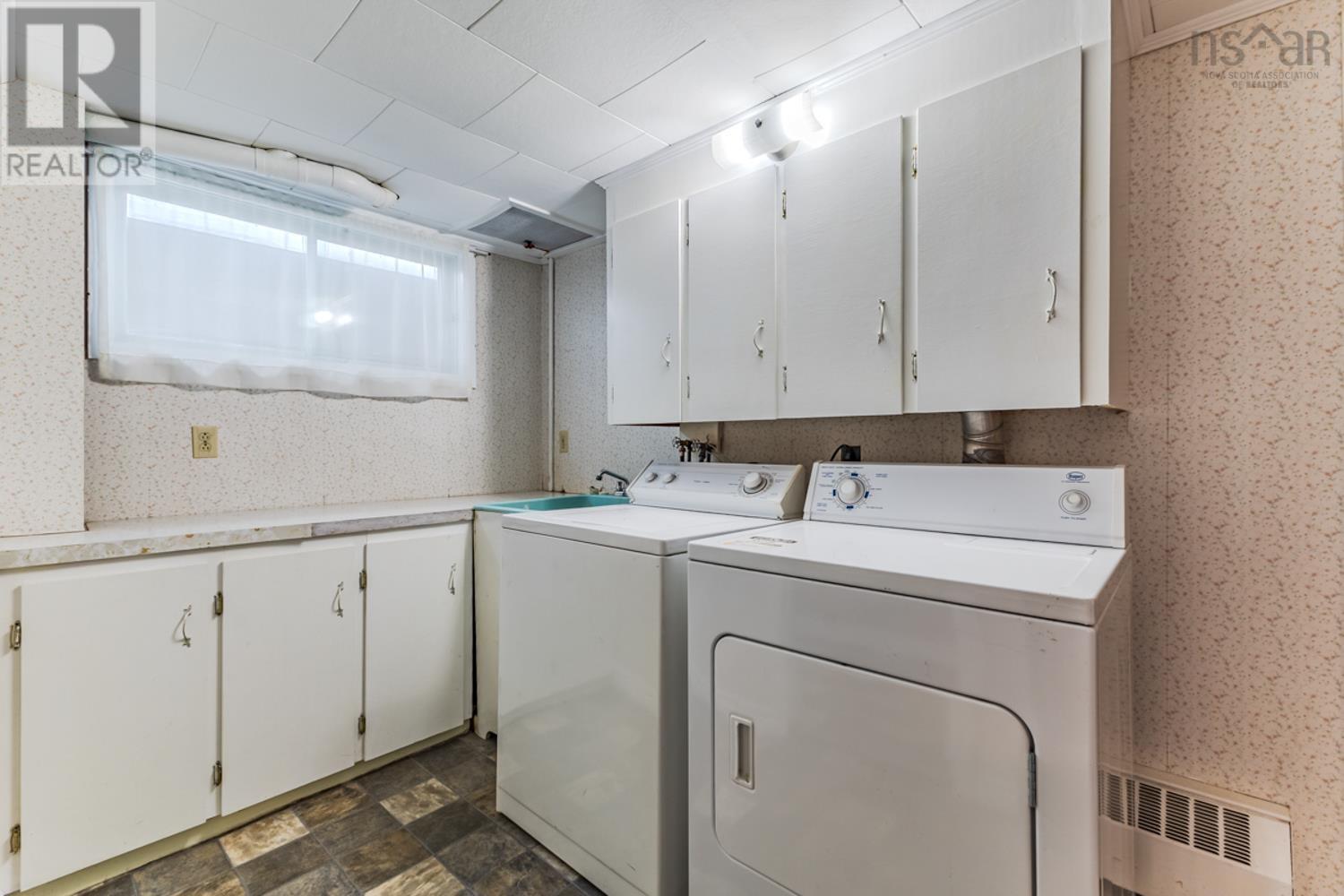 Property 22 of 44 of 7 FAIRVIEW Drive