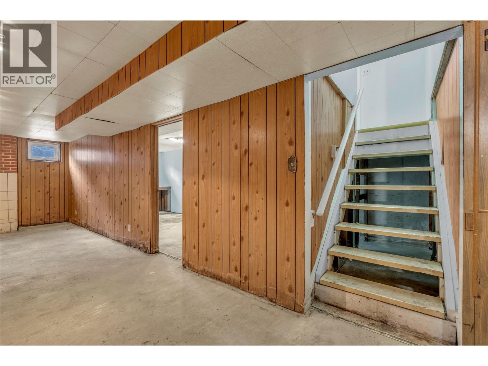  711 Nelson Avenue, Penticton